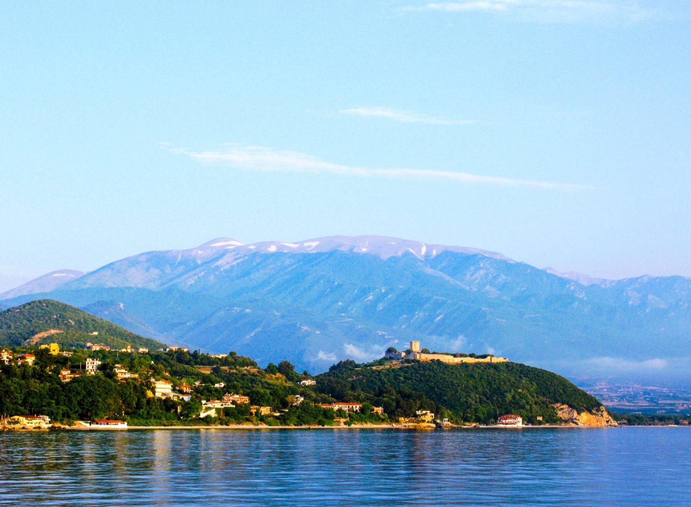 Diving in the shadow of mountain Olympus